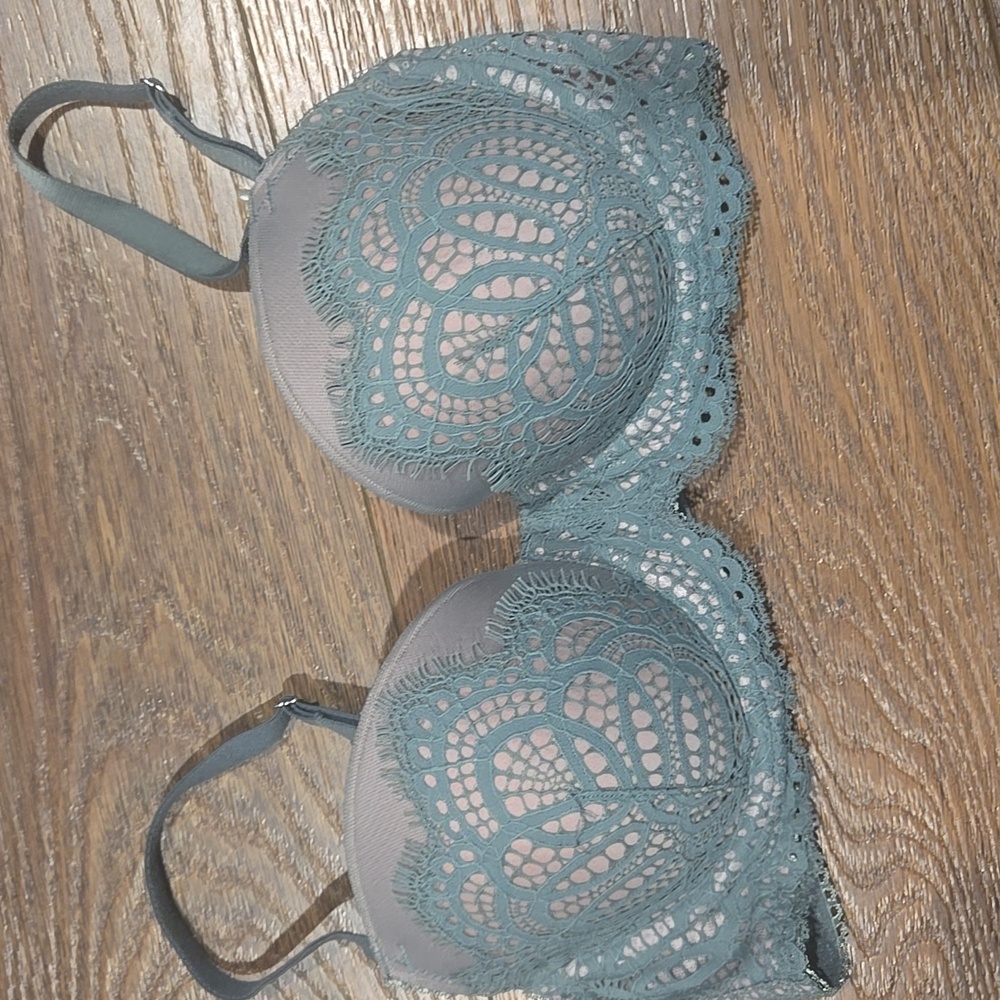 VICTORIAS SECRET DREAM ANGELS BRA SIZE 34D... #7720